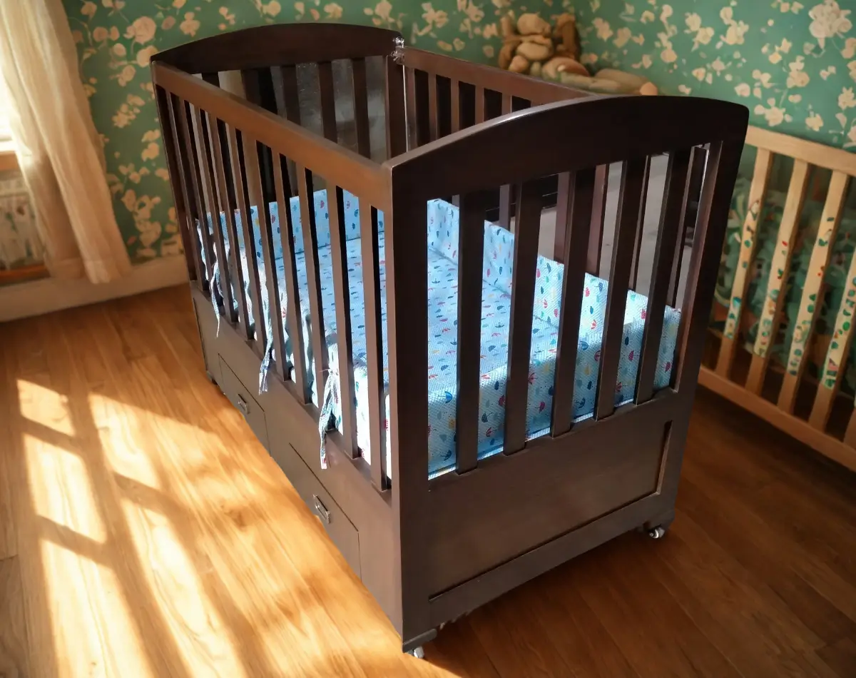 3 (1) polish baby crib